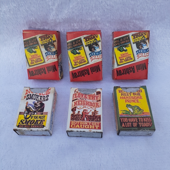 VINTAGE NOVELTY ASHTRAYS (3) - Picture 3 of 6